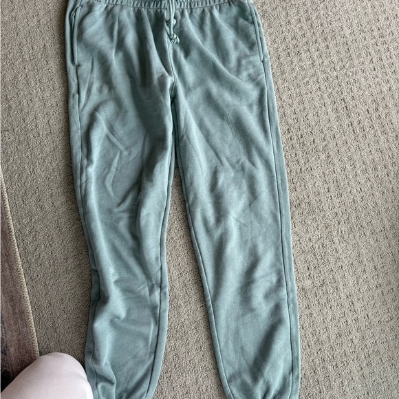 Aritzia TNA AiryAF Fleece in Soft Green - Picture 1 of 5